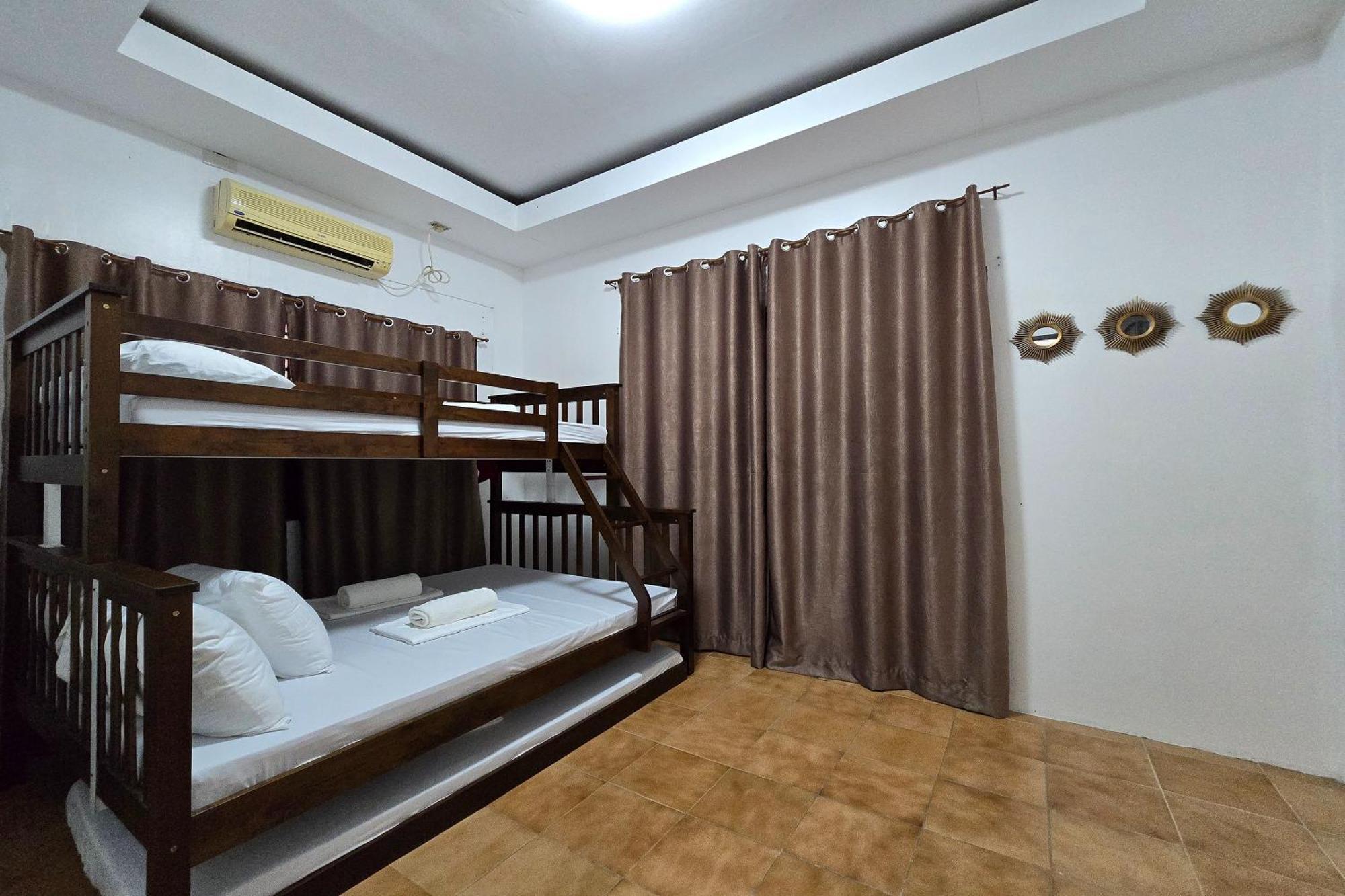Grand Villa Laguna Bay Exterior photo